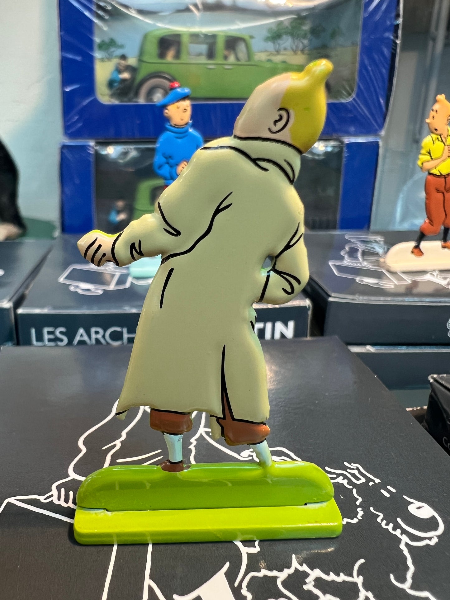 The Seven Crystal Balls Tintin Metal Relief Figure Ref. 52512