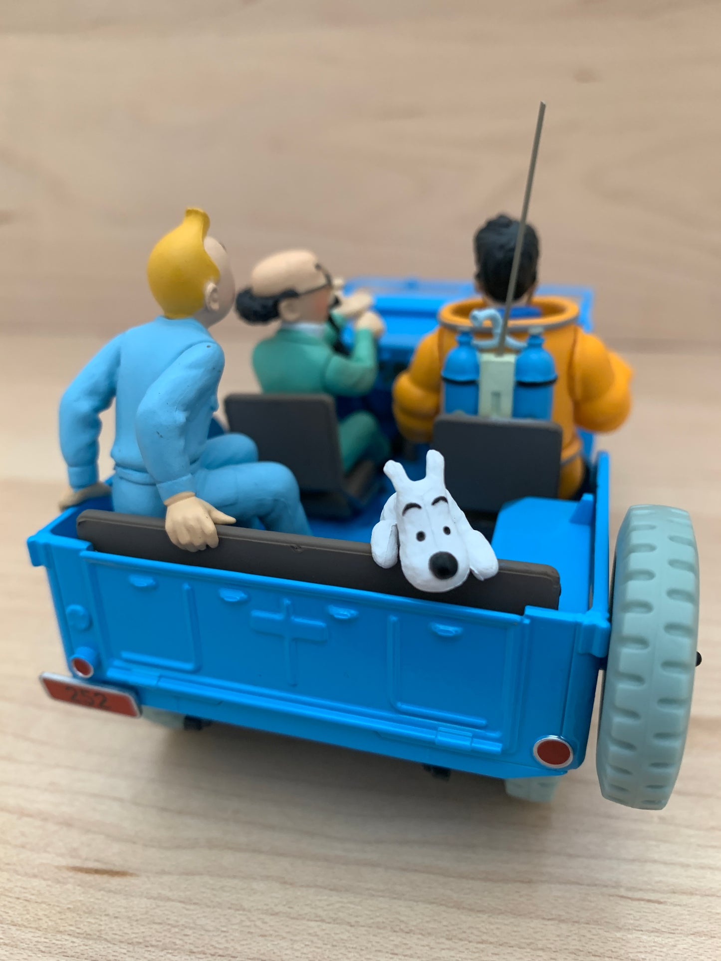 Tintin Blue Jeep CJ2A #4, Destination Moon 1/24 (2020)