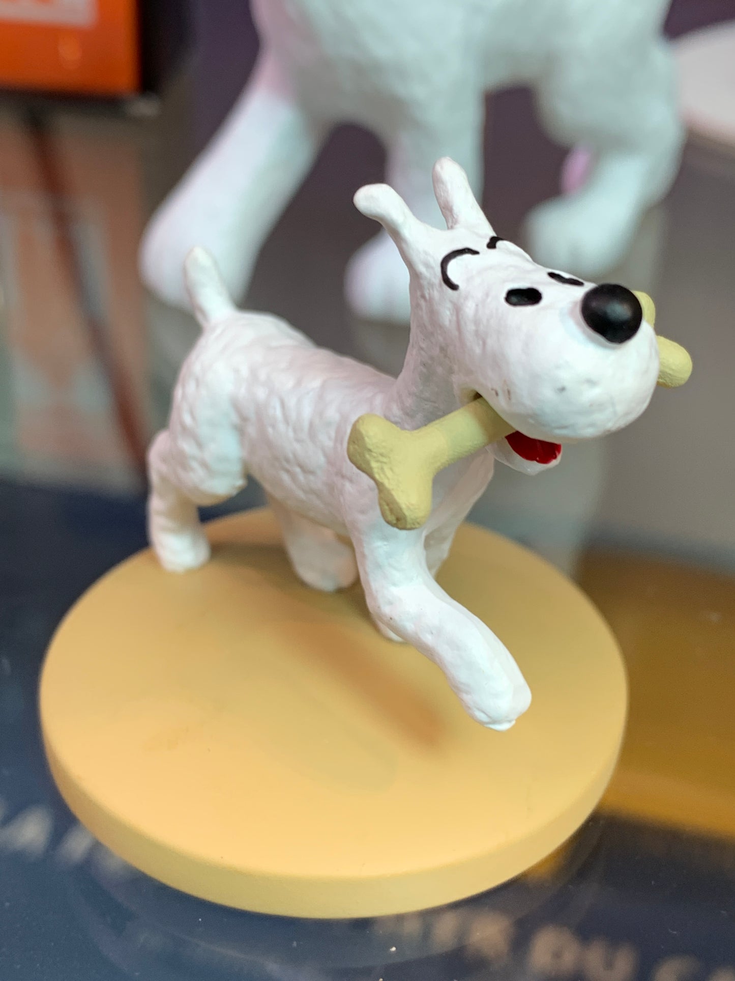 Snowy with Bone Resin Figurine Ref. 42222