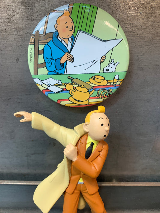 Tintin Reading Newspaper Magnet Ref. 16023