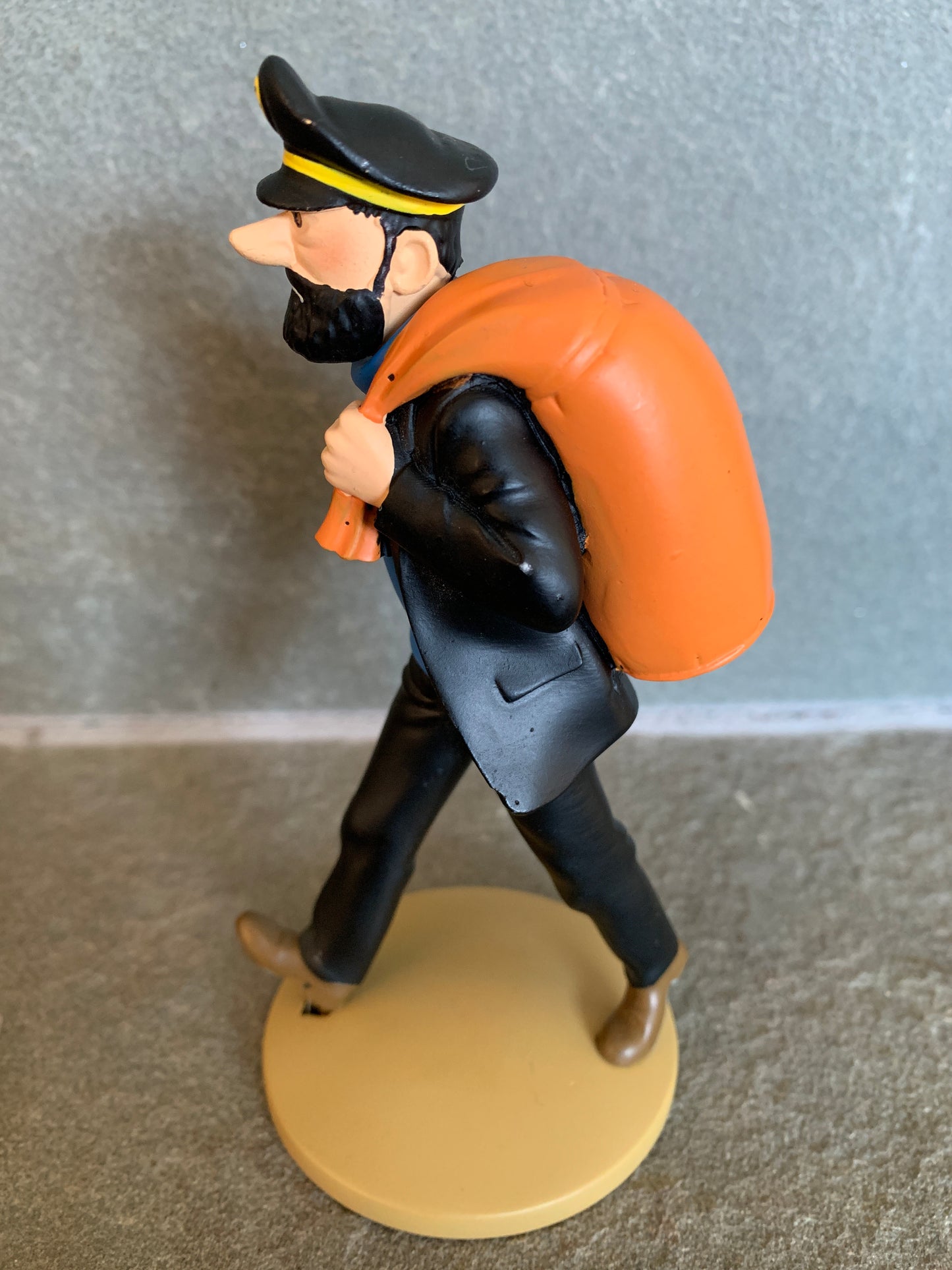 Captain Haddock Striding Resin Figure 12cm Ref: 42188