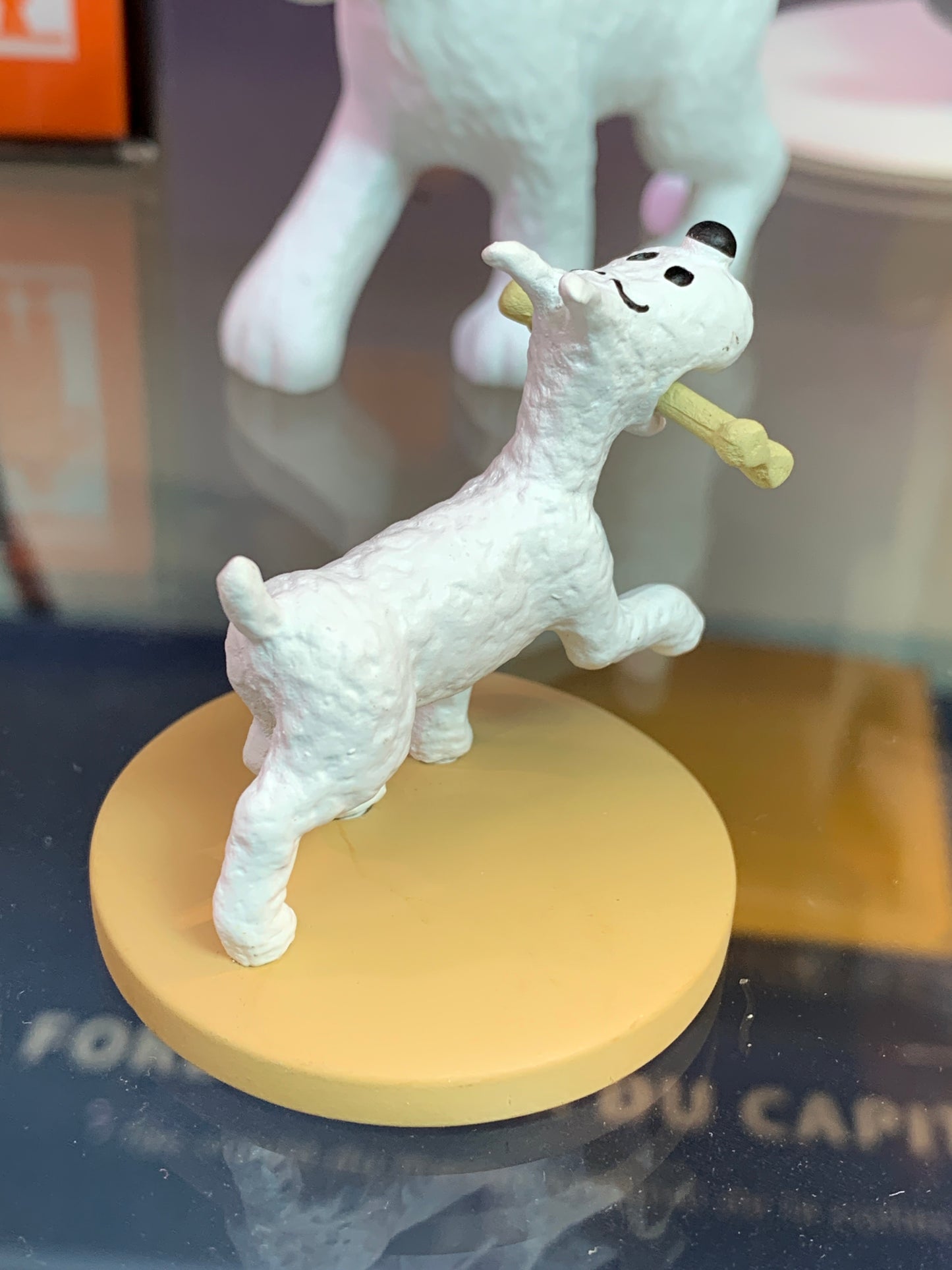 Snowy with Bone Resin Figurine Ref. 42222